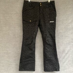 Women’s Armada Snowpants Size Medium